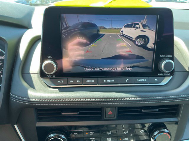 Used 2024 Nissan Rogue S AWD/4WD image 17