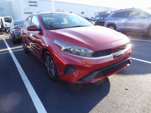 Used 2024 Kia Forte LXS image 3
