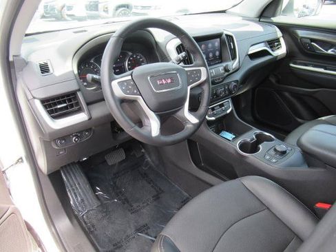 Certified 2024 GMC Terrain SLT FWD image 17