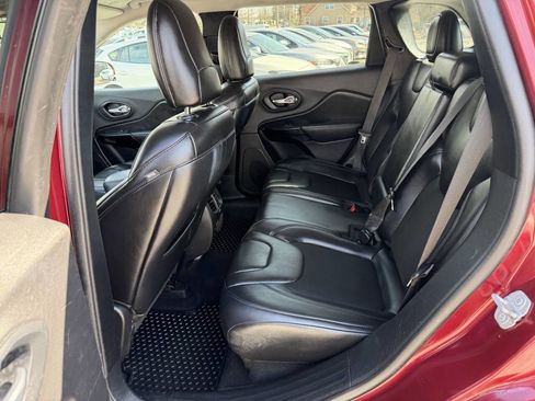Used 2020 Jeep Cherokee Latitude Plus AWD/4WD image 12