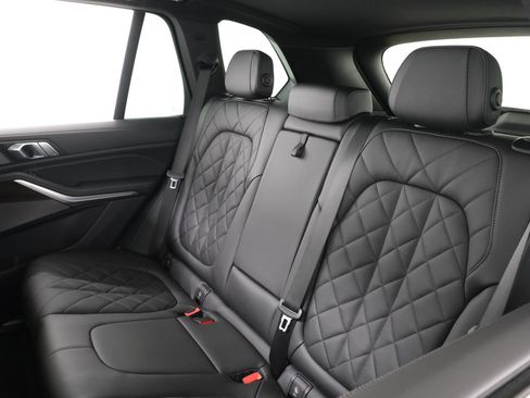 Used 2024 BMW X5 xDrive40i w/ Premium Package AWD/4WD image 33