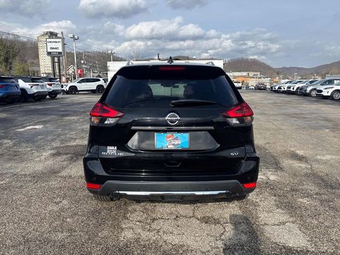 Used 2019 Nissan Rogue SV image 4