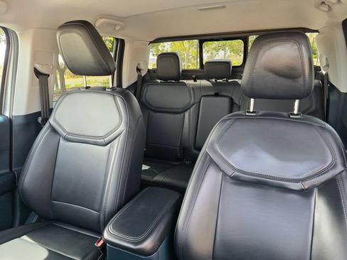 Used 2024 Ford Maverick Lariat w/ Black Appearance Package AWD/4WD image 29
