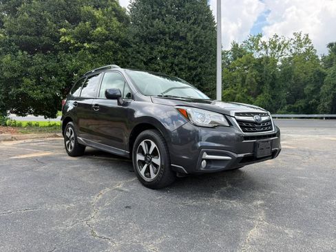 Used 2017 Subaru Forester 2.5i Limited AWD/4WD image 1