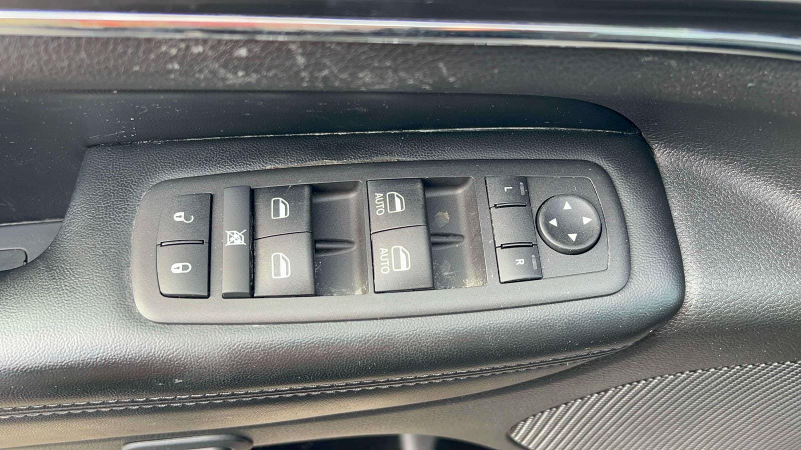 Used 2020 Jeep Grand Cherokee Limited w/ Luxury Group II AWD/4WD image 19