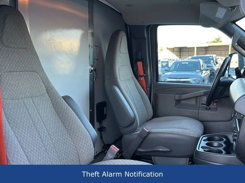 Used 2022 Chevrolet Express 3500 w/ Power Convenience Package RWD image 20