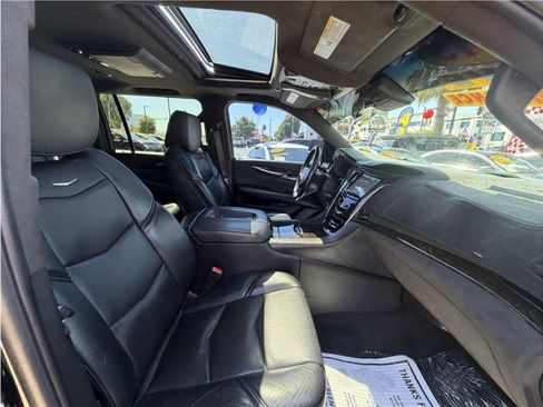 Used 2015 Cadillac Escalade ESV Platinum AWD/4WD image 39