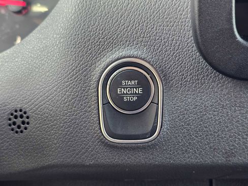 Used 2025 Mercedes-Benz Sprinter 2500 image 31