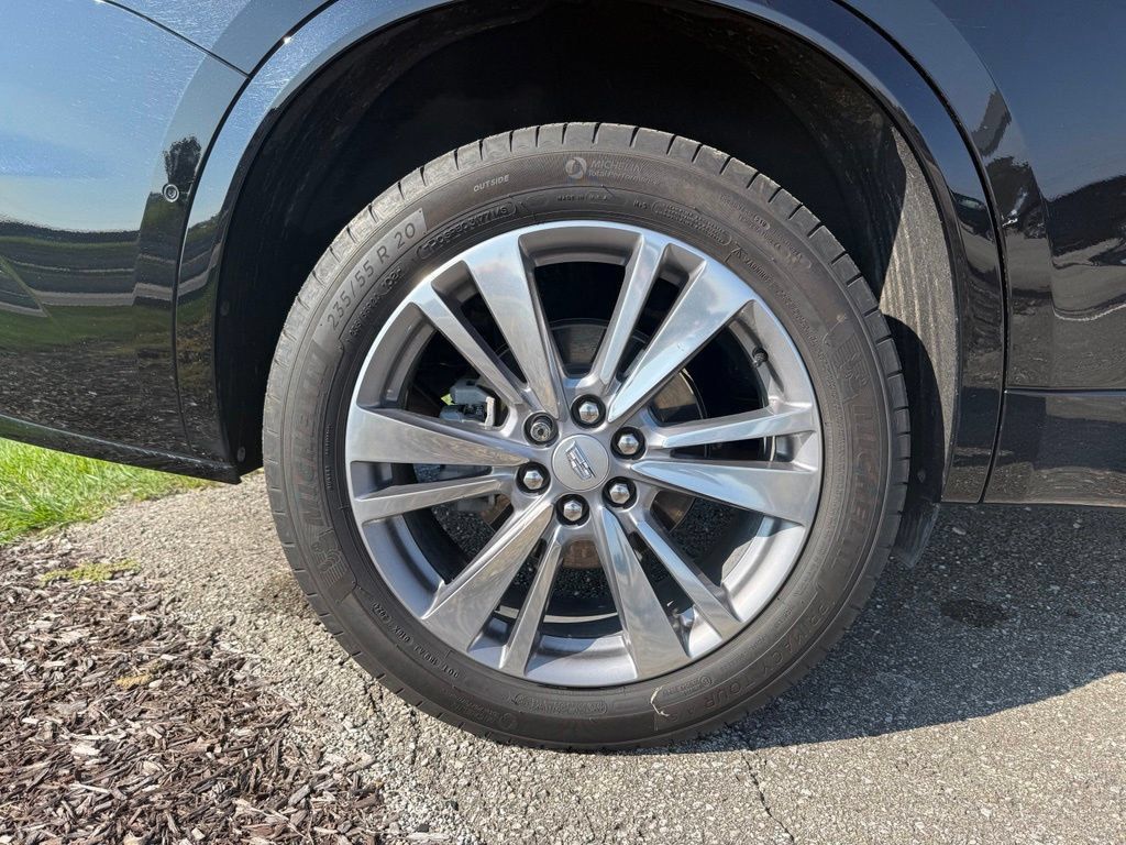 Certified 2025 Cadillac XT6 Premium Luxury w/ Technology Package AWD/4WD image 16