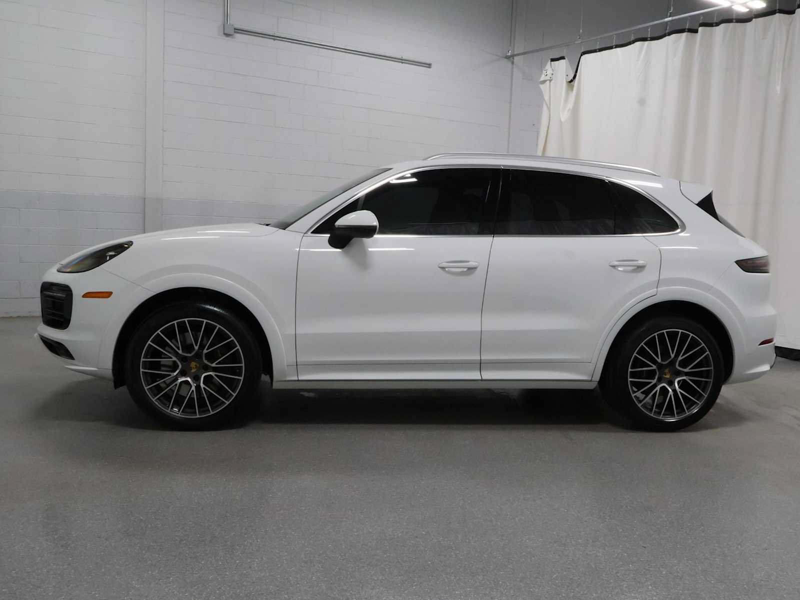 Used 2022 Porsche Cayenne AWD/4WD image 2