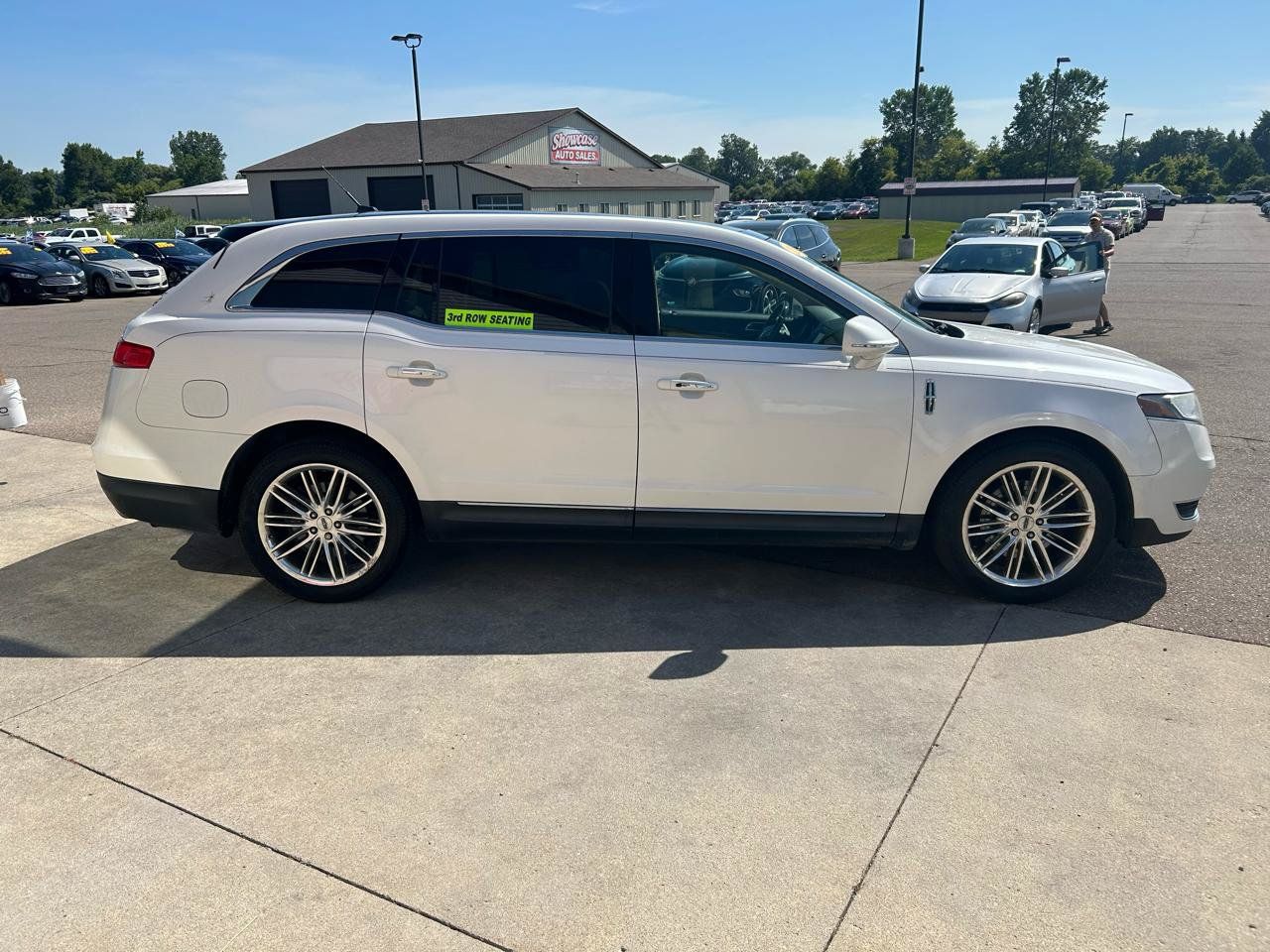 Used 2014 Lincoln MKT AWD w/ Equipment Group 201A image 4