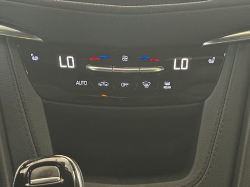 Certified 2023 Cadillac XT5 Luxury FWD image 4