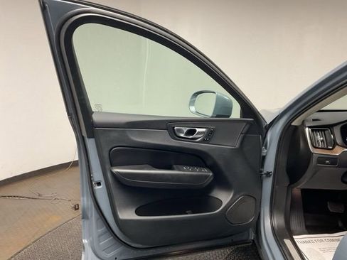 Used 2023 Volvo XC60 B5 Plus w/ Climate Package image 10