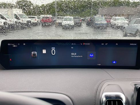 Used 2025 Ford Expedition Tremor AWD/4WD image 18