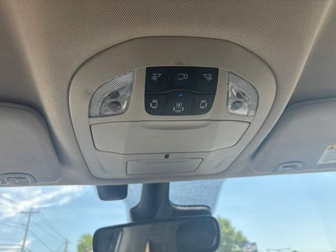 Used 2022 Chrysler Pacifica Touring-L FWD image 13