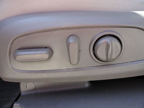 Used 2019 Chevrolet Traverse LT image 28