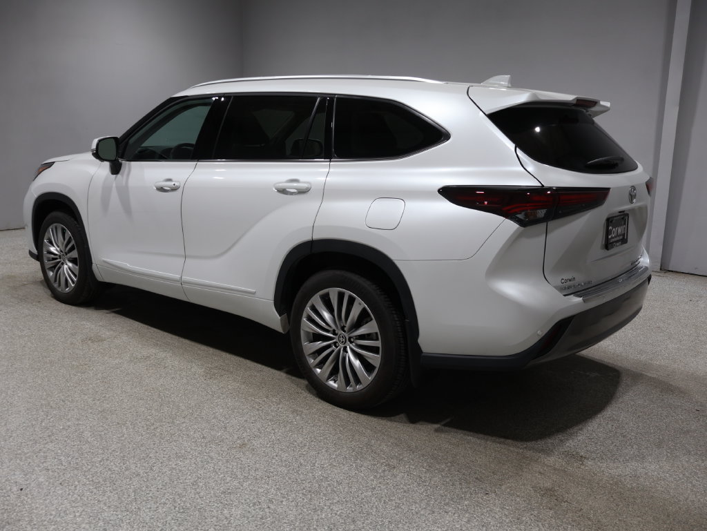 Used 2024 Toyota Highlander Platinum AWD/4WD image 4
