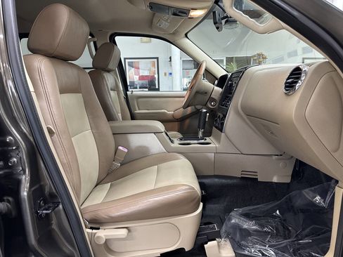 Used 2008 Ford Explorer Sport Trac XLT image 17