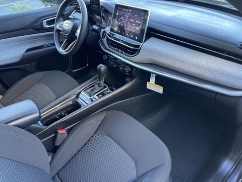 Used 2024 Jeep Compass Sport image 24