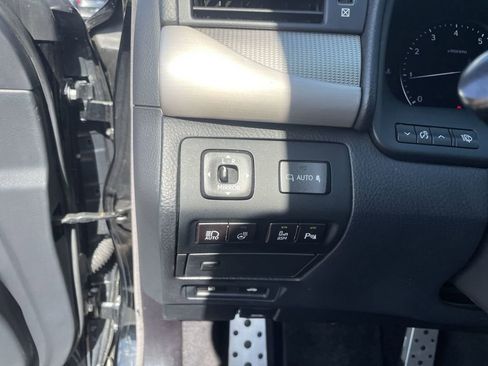 Used 2014 Lexus LS 460 w/ F Sport Package RWD image 19