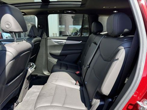 Used 2025 Cadillac XT6 Luxury AWD/4WD image 15