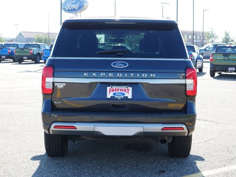 Certified 2024 Ford Expedition XLT image 5