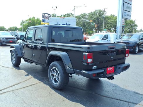 New 2026 Jeep Gladiator Sport AWD/4WD image 4