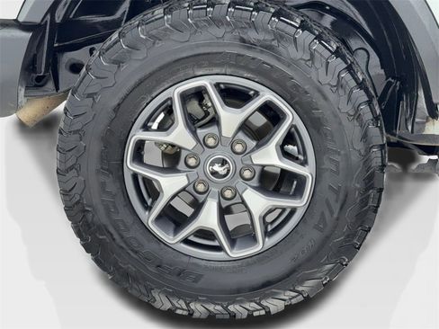 Used 2024 Ford Bronco Badlands image 44