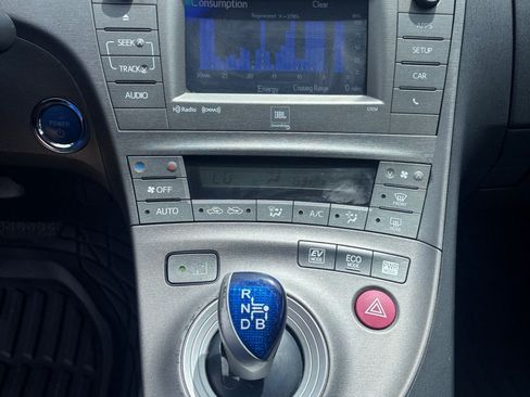 Used 2012 Toyota Prius Five FWD image 17