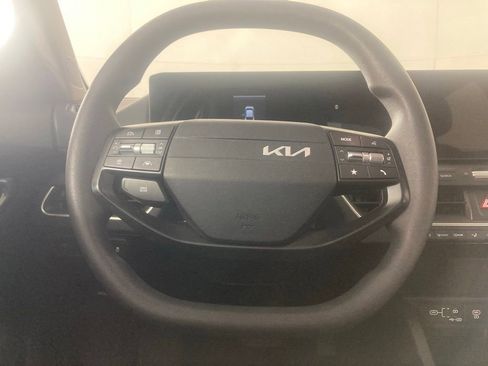 Used 2025 Kia K4 FWD image 6