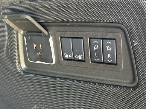 Used 2024 Cadillac Escalade Sport image 10