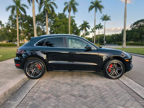 Used 2018 Porsche Macan Turbo AWD/4WD image 9