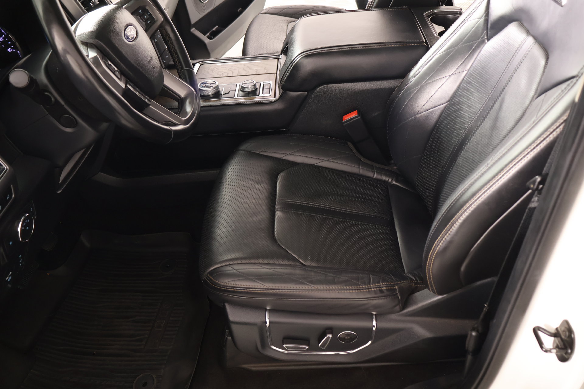 Used 2021 Ford Expedition Platinum AWD/4WD image 11
