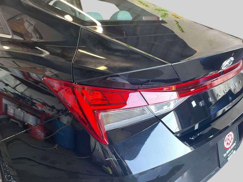 Used 2023 Hyundai Elantra Limited FWD image 10