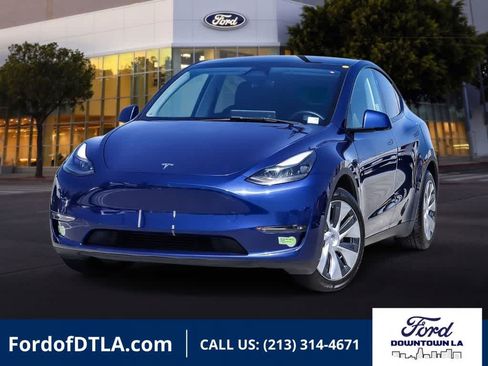 Used 2023 Tesla Model Y Long Range AWD/4WD image 1