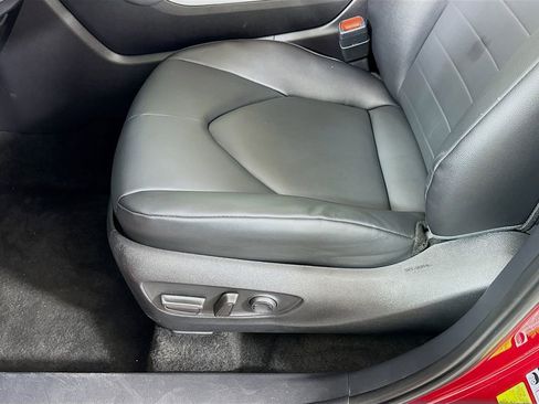 Certified 2025 Toyota Highlander XLE FWD image 19