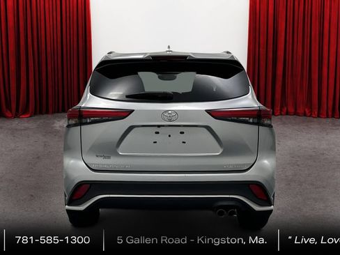 Used 2023 Toyota Highlander XSE AWD/4WD image 6