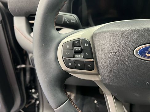 Used 2025 Ford Explorer Active w/ Active Comfort Package image 10
