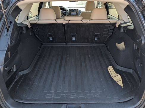 Used 2018 Subaru Outback 2.5i Limited AWD/4WD image 18