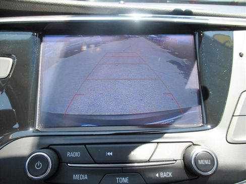 Used 2019 Buick Envision Essence FWD image 26
