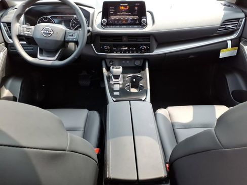 New 2026 Nissan Rogue SV FWD image 12