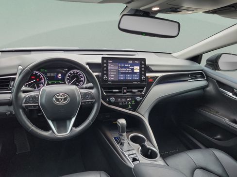 Used 2024 Toyota Camry XLE FWD image 15