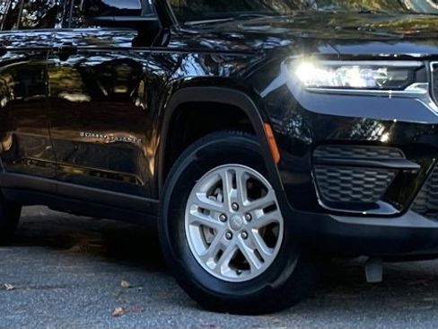 Used 2022 Jeep Grand Cherokee Laredo w/ Luxury Tech Group I image 10