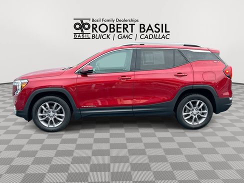 Used 2024 GMC Terrain SLT w/ LPO, Floor Liner Package AWD/4WD image 5