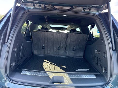New 2026 Chevrolet Suburban RST w/ Comfort Package RWD image 18