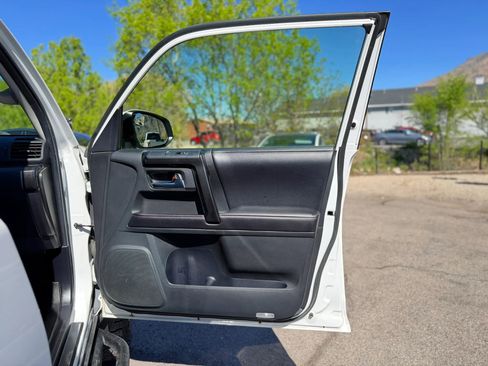 Used 2016 Toyota 4Runner 4WD image 14