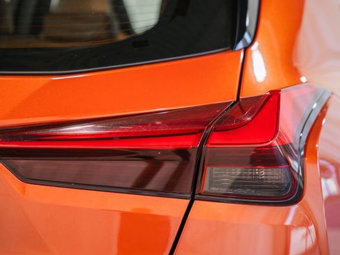 Used 2019 Lexus UX 200 w/ Premium Package FWD image 6