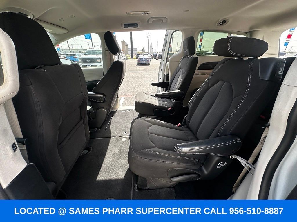 Used 2023 Chrysler Voyager LX FWD image 17