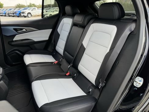 New 2026 Chevrolet Equinox EV LT image 21