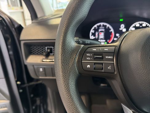 Used 2025 Honda CR-V LX image 17